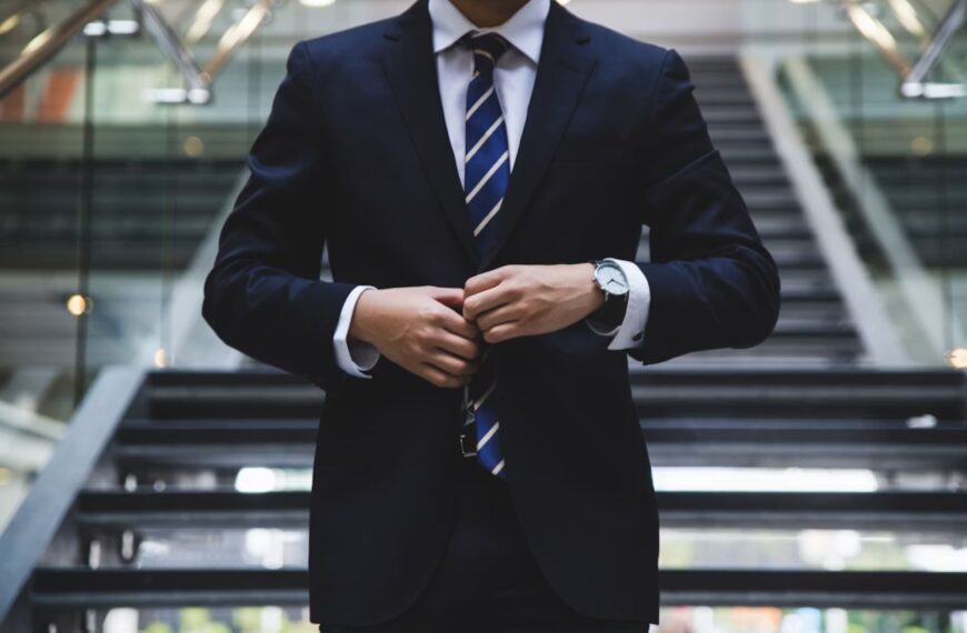 Which Visa Should a Lawyer or Accountant Apply for After Graduating in Australia