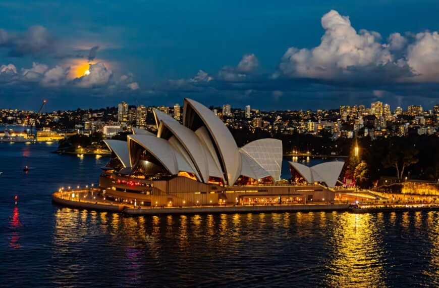 My 485 Visa Was Refused, What Happens to My Status and Can I Still Stay in Australia?